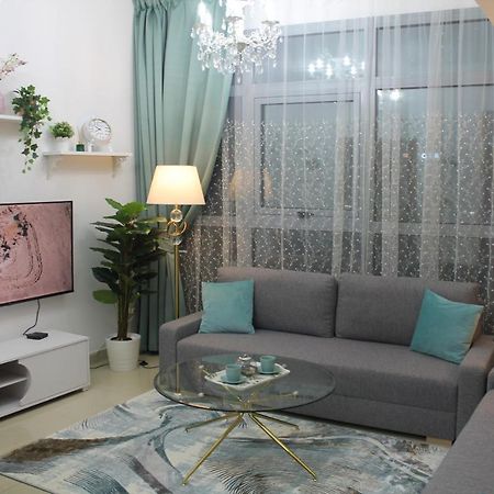 Newly Furnished One Bedroom Apartment Next To Metro & Beach In Marina Residence Dubai Exteriör bild