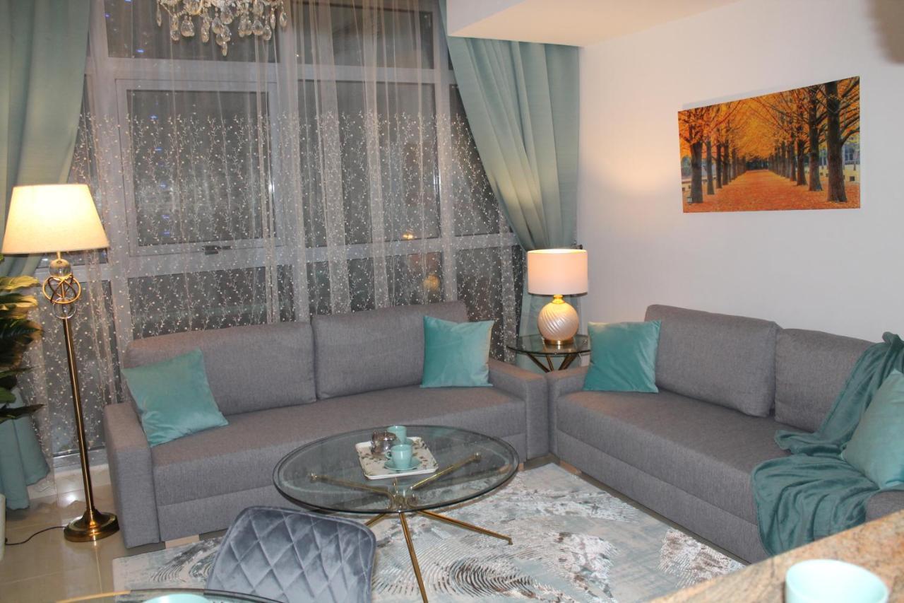 Newly Furnished One Bedroom Apartment Next To Metro & Beach In Marina Residence Dubai Exteriör bild