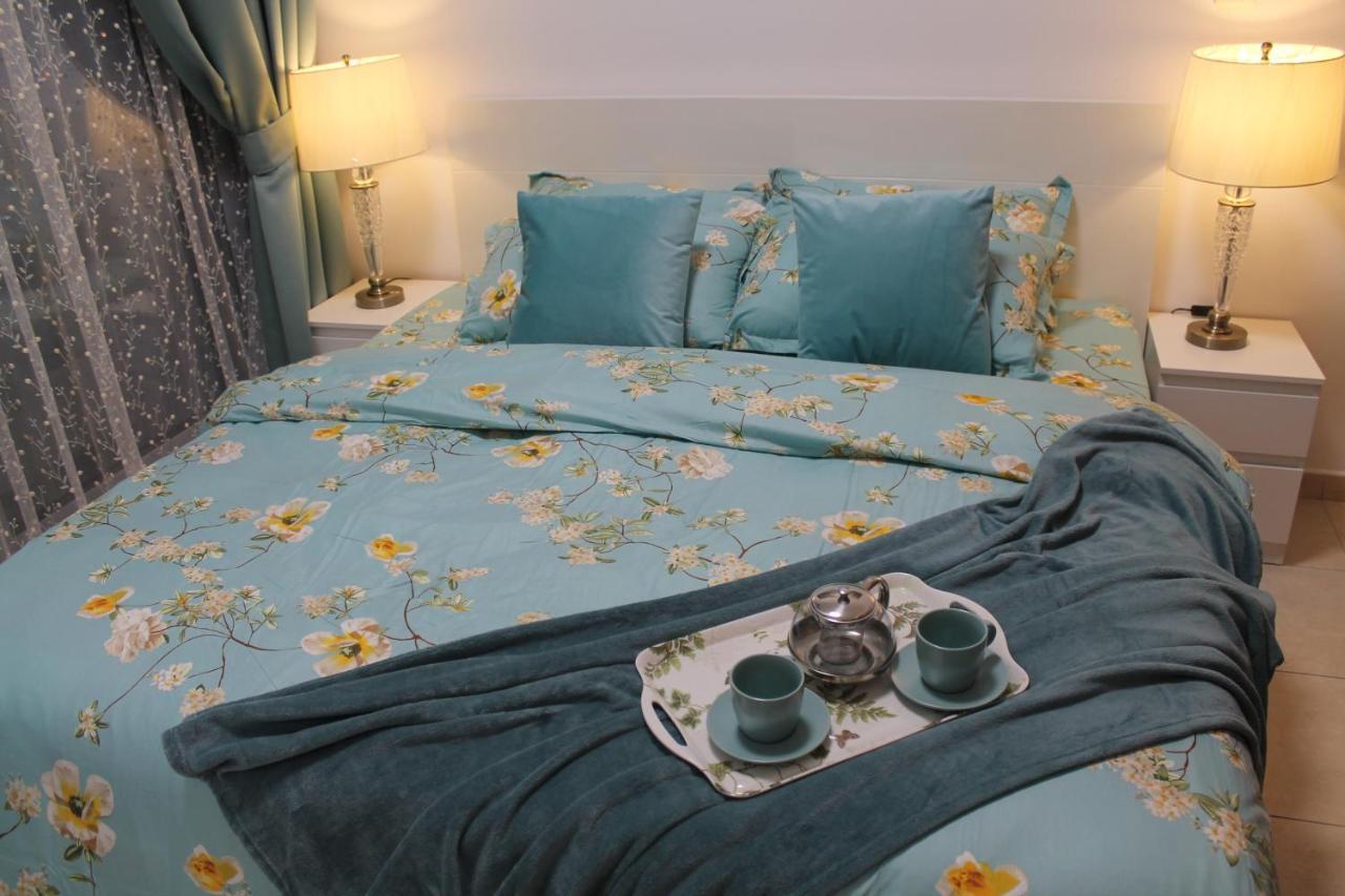 Newly Furnished One Bedroom Apartment Next To Metro & Beach In Marina Residence Dubai Exteriör bild
