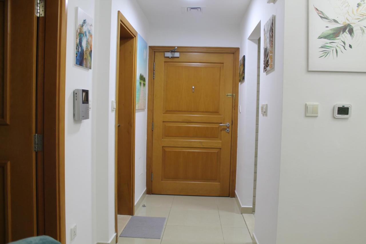 Newly Furnished One Bedroom Apartment Next To Metro & Beach In Marina Residence Dubai Exteriör bild