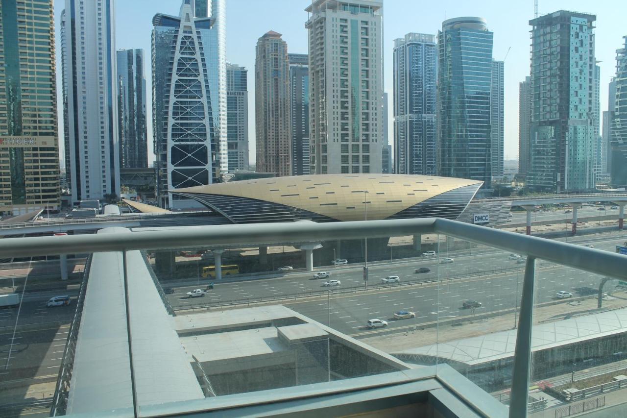 Newly Furnished One Bedroom Apartment Next To Metro & Beach In Marina Residence Dubai Exteriör bild