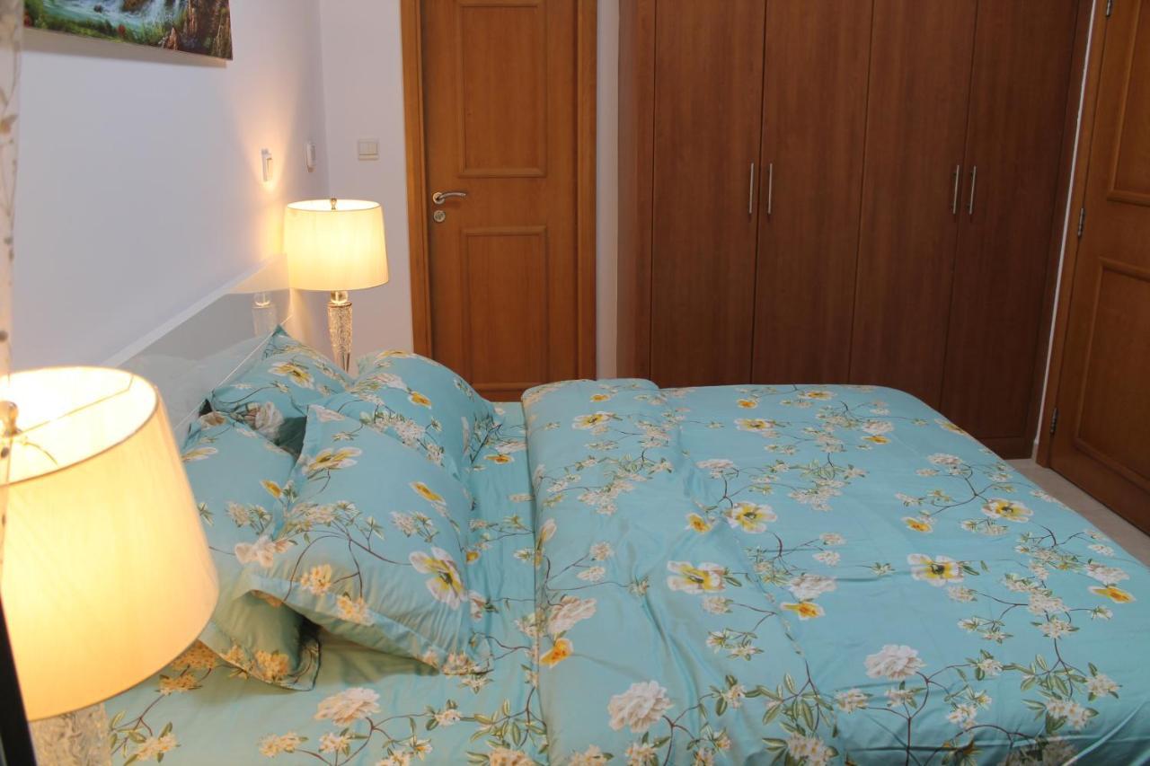 Newly Furnished One Bedroom Apartment Next To Metro & Beach In Marina Residence Dubai Exteriör bild