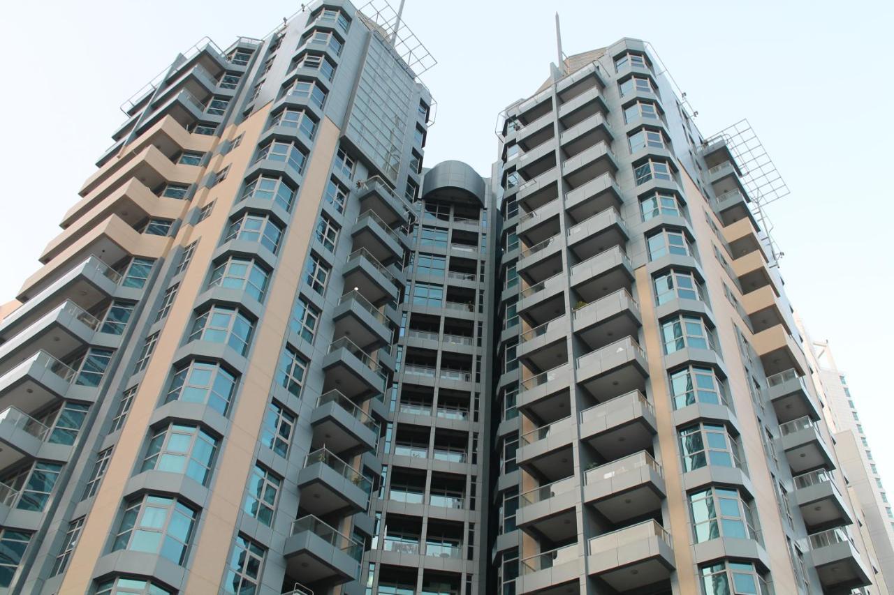 Newly Furnished One Bedroom Apartment Next To Metro & Beach In Marina Residence Dubai Exteriör bild