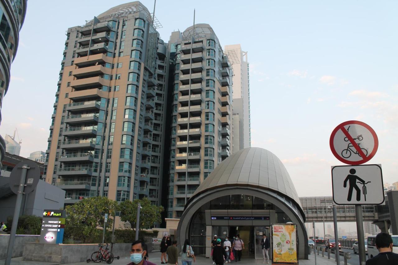 Newly Furnished One Bedroom Apartment Next To Metro & Beach In Marina Residence Dubai Exteriör bild