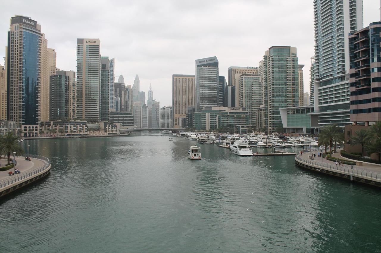 Newly Furnished One Bedroom Apartment Next To Metro & Beach In Marina Residence Dubai Exteriör bild