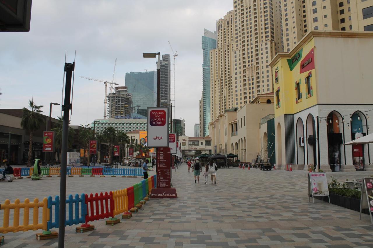 Newly Furnished One Bedroom Apartment Next To Metro & Beach In Marina Residence Dubai Exteriör bild
